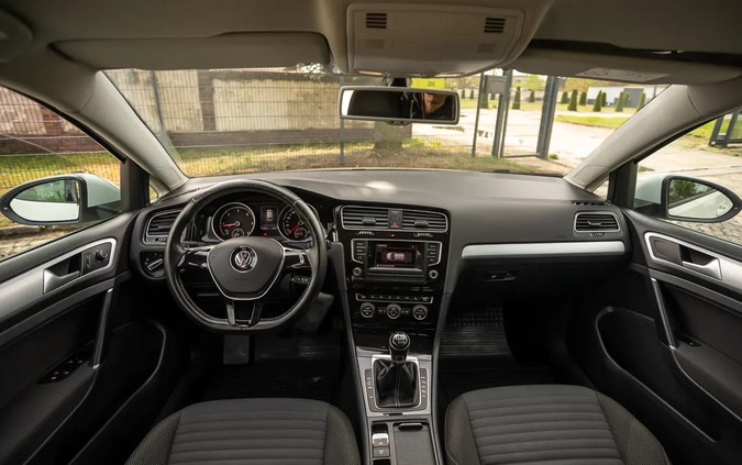Volkswagen Golf cena 35900 przebieg: 181000, rok produkcji 2015 z Dzierżoniów małe 596